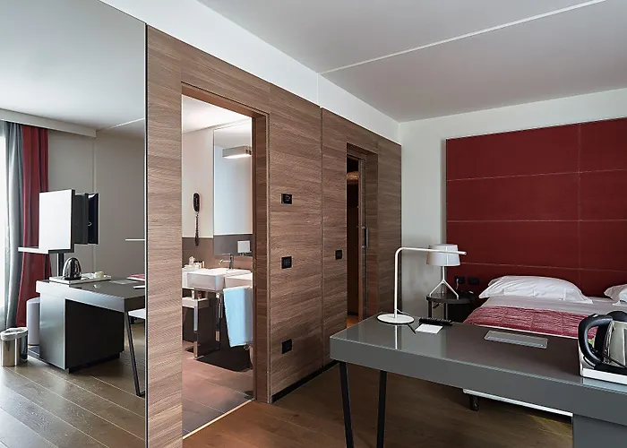 Link124 Hotel 4*